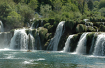 Wodospady na rzece Krk na trasie rejsów w Chorwacji