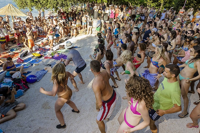 Beach-dance